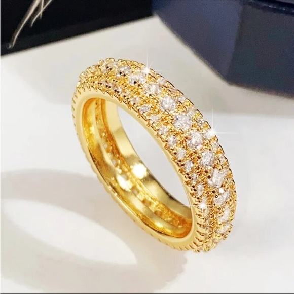 New 18K Gold Plated Unisex Full Paved Dazzling Diamond Engagement Band Ring - Picture 3 of 3